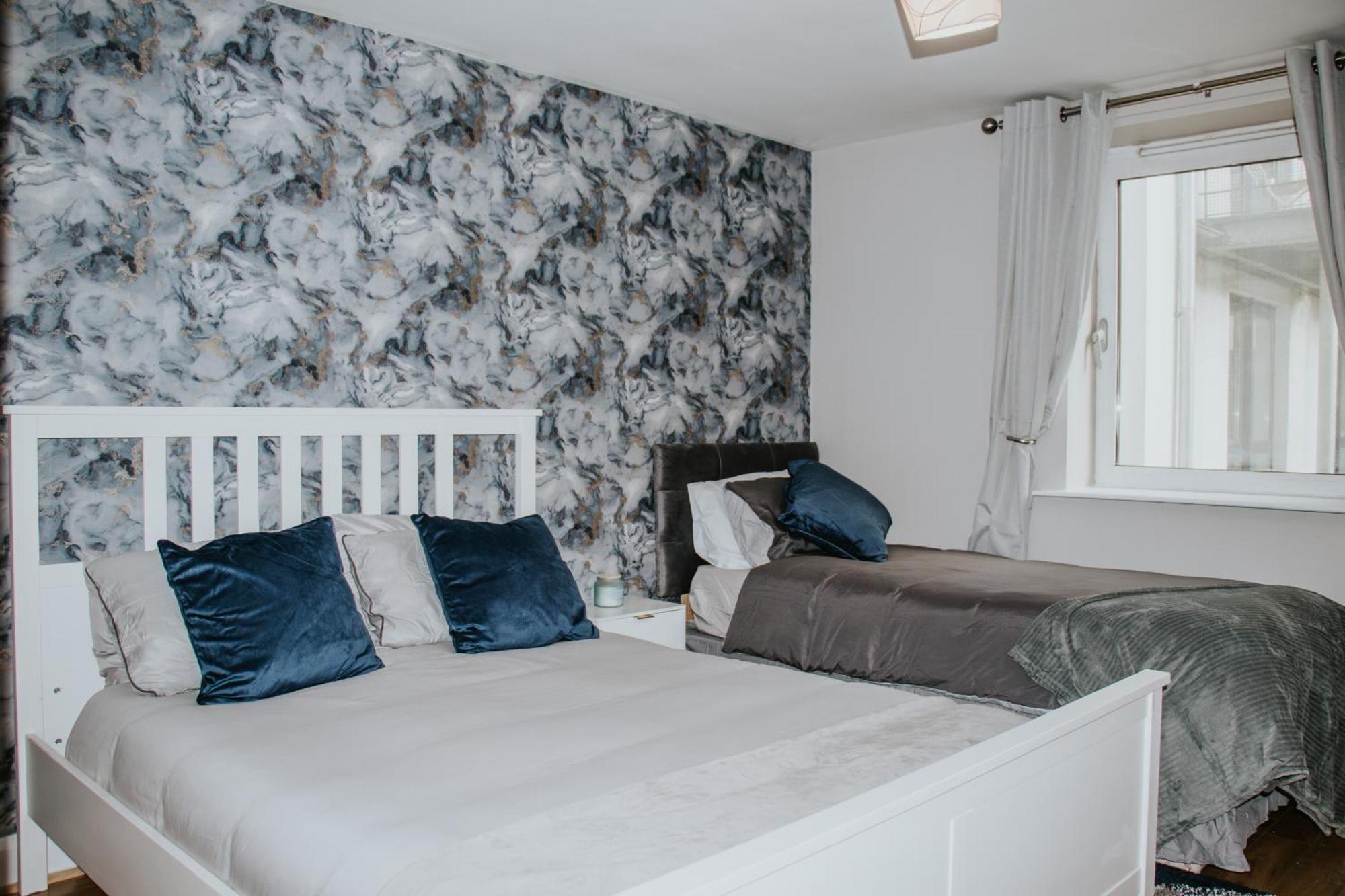 Whitehall Square Apartments- Queen'S Quarters Белфаст Экстерьер фото